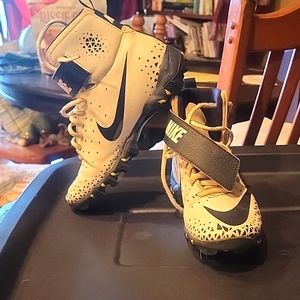 Children's sz 3.5 youth cleats.  Navy, white